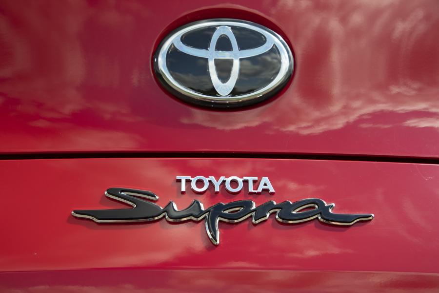 Логотип Toyota GR Supra (A90) 2019 года  (UK) (фото 67 из 91)
